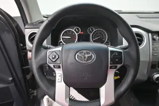 Toyota Tundra 2015 4x2 Limited 4dr CrewMax Cab Pickup SB (5.7L V8)