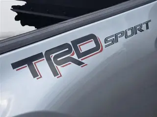 Toyota Tacoma 2023 4x2 TRD Sport 4puertas Doble Cabina 5.0 ft SB