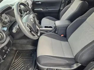 Toyota Tacoma 2023 4x2 TRD Sport 4puertas Doble Cabina 5.0 ft SB