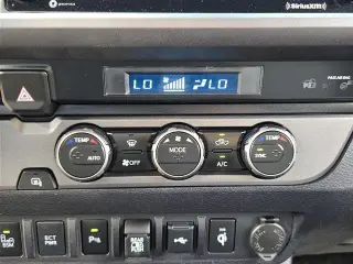 Toyota Tacoma 2023 4x2 TRD Sport 4puertas Doble Cabina 5.0 ft SB
