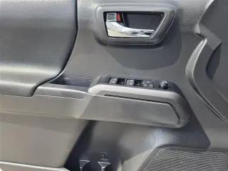 Toyota Tacoma 2023 4x2 TRD Sport 4puertas Doble Cabina 5.0 ft SB