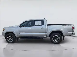 Toyota Tacoma 2023 4x2 TRD Sport 4puertas Doble Cabina 5.0 ft SB