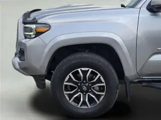 Toyota Tacoma 2023 4x2 TRD Sport 4puertas Doble Cabina 5.0 ft SB