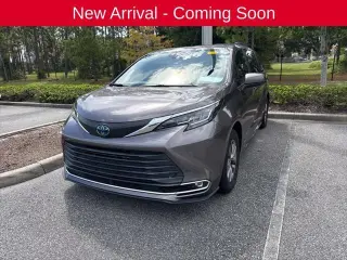 Toyota Sienna 2021 XLE 7-Passenger 4dr Mini-Van