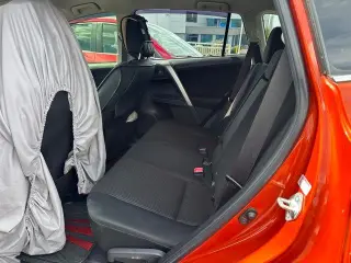 Toyota RAV4 2015 LE 4p SUV