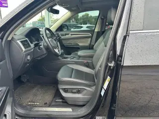 Volkswagen Atlas 2021 AWD SE 4Motion 4p SUV con Tecnología (lanzamiento medio del año)