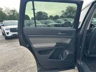 Volkswagen Atlas 2021 AWD SE 4Motion 4p SUV con Tecnología (lanzamiento medio del año)