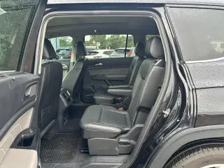 Volkswagen Atlas 2021 AWD SE 4Motion 4p SUV con Tecnología (lanzamiento medio del año)