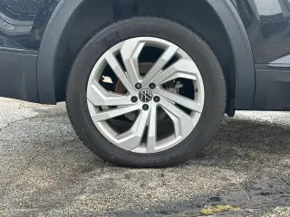 Volkswagen Atlas 2021 AWD SE 4Motion 4p SUV con Tecnología (lanzamiento medio del año)