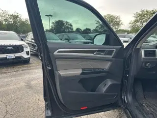 Volkswagen Atlas 2021 AWD SE 4Motion 4p SUV con Tecnología (lanzamiento medio del año)
