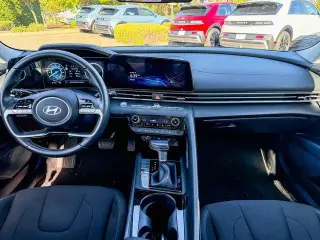 Hyundai ELANTRA 2025 SEL Convenience Sedán de 4 puertas