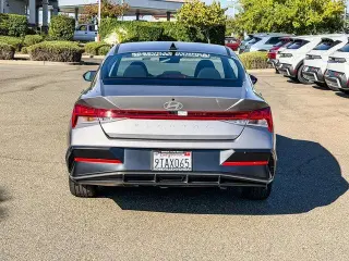 Hyundai ELANTRA 2025 SEL Convenience Sedán de 4 puertas