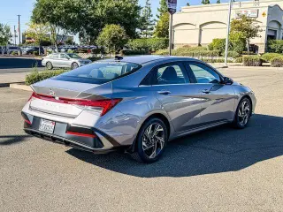 Hyundai ELANTRA 2025 SEL Convenience Sedán de 4 puertas