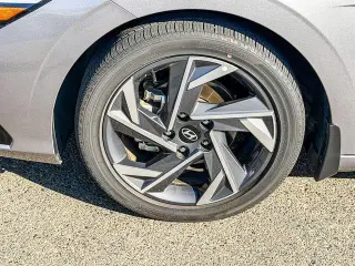 Hyundai ELANTRA 2025 SEL Convenience Sedán de 4 puertas