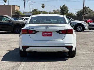 Nissan Altima 2025 2.5 SV 4dr Sedán