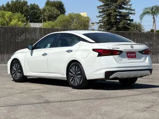 Nissan Altima 2025 2.5 SV 4dr Sedán