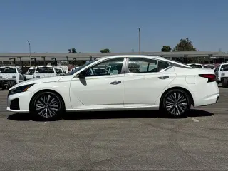 Nissan Altima 2025 2.5 SV 4dr Sedán