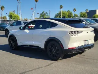 Ford Mustang Mach-E 2023 Premium 4dr SUV