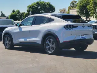 Ford Mustang Mach-E 2023 Select 4dr SUV