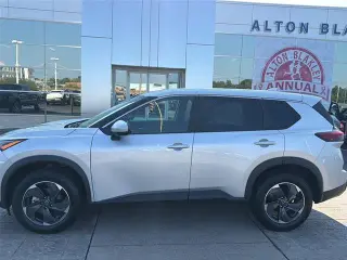Nissan Rogue 2024 Tracción a las cuatro ruedas SV 4 puertas Crossover