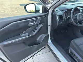 Nissan Rogue 2024 Tracción a las cuatro ruedas SV 4 puertas Crossover