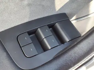 Tesla Model Y 2022 AWD Long Range 4p Crossover