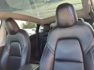 Tesla Model Y 2022 AWD Long Range 4p Crossover