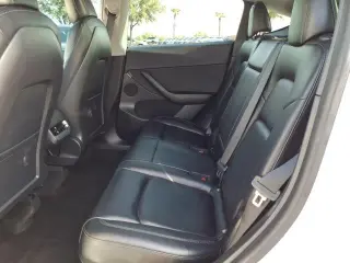 Tesla Model Y 2022 AWD Long Range 4p Crossover