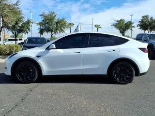 Tesla Model Y 2022 AWD Long Range 4p Crossover