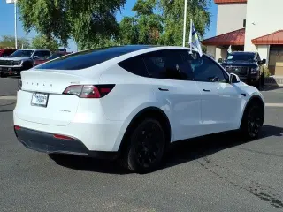 Tesla Model Y 2022 AWD Long Range 4p Crossover