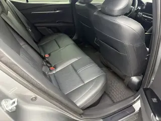 Toyota Camry 2025 SE 4dr Sedán