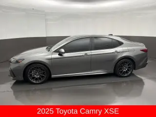 Toyota Camry 2025 SE 4dr Sedán