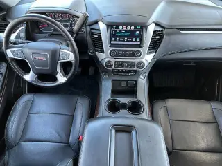 GMC Yukon XL 2018 4x2 SLT SUV 4 puertas