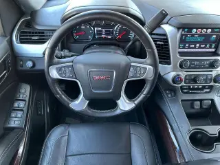 GMC Yukon XL 2018 4x2 SLT SUV 4 puertas