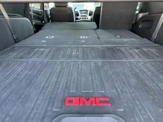 GMC Yukon XL 2018 4x2 SLT SUV 4 puertas