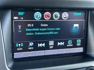GMC Yukon XL 2018 4x2 SLT SUV 4 puertas