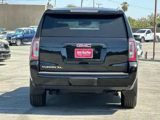 GMC Yukon XL 2018 4x2 SLT SUV 4 puertas