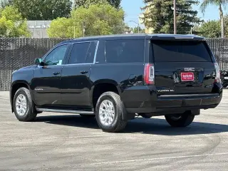 GMC Yukon XL 2018 4x2 SLT SUV 4 puertas