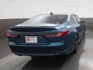 Toyota Camry 2025 SE 4dr Sedan
