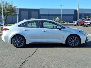 Toyota Corolla 2026 SE 4dr Sedán