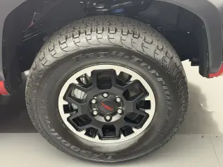 Toyota Tacoma 2024 4x4 SR5 4p Doble Cab 5.0 ft CB larga