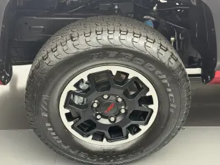 Toyota Tacoma 2024 4x4 SR5 4p Doble Cab 5.0 ft CB larga