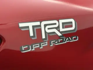 Toyota Tacoma 2024 4x4 SR5 4p Doble Cab 5.0 ft CB larga