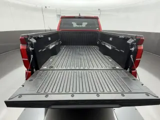 Toyota Tacoma 2024 4x4 SR5 4p Doble Cab 5.0 ft CB larga