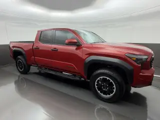 Toyota Tacoma 2024 4x4 SR5 4p Doble Cab 5.0 ft CB larga