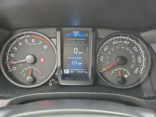 Toyota Tacoma 2023 4x2 SR5 4dr Double Cab 5.0 ft SB