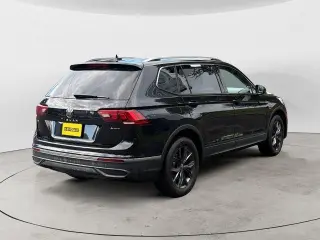 Volkswagen Tiguan 2022 4Motion SE AWD 4p SUV