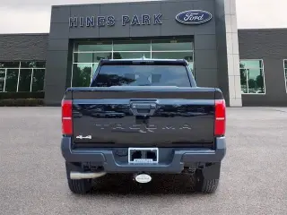 Toyota Tacoma 2024 4x4 SR 4p Doble Cabina Doble 5.0 ft SB 8A