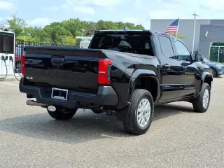 Toyota Tacoma 2024 4x4 SR 4p Doble Cabina Doble 5.0 ft SB 8A