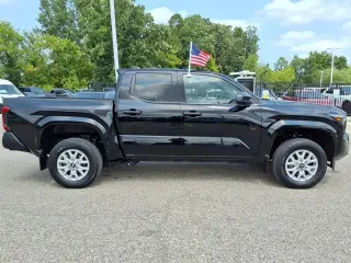 Toyota Tacoma 2024 4x4 SR 4p Doble Cabina Doble 5.0 ft SB 8A